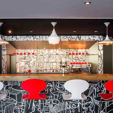 Ibis Centre Gare Sud Hotel 3*